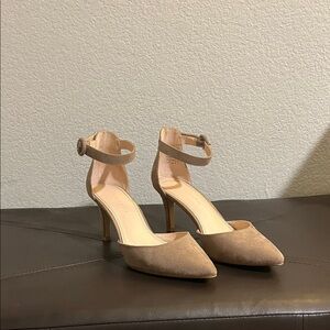 KELLY + KATIE Elegant Tan Ankle Strap Suede Heels